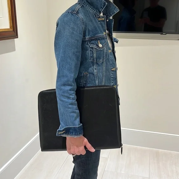 Vintage Authentic PRADA Black Leather Document Holder w/ Zipper - Picture 12 of 16